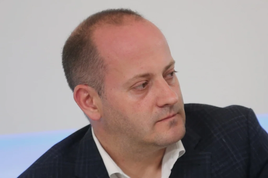 Радан Кънев с писмо до Манфред Вебер, обезпокоен е от пасивността на ЕНП
