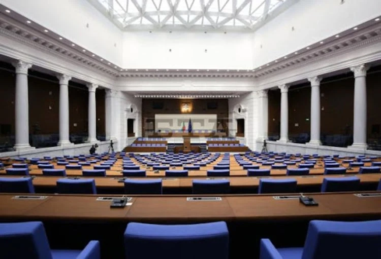 Парламентът събра кворум