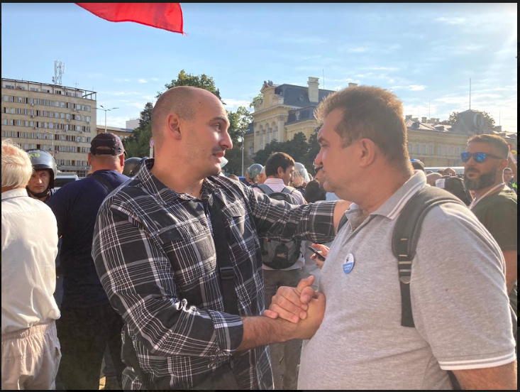 Демокрация и свобода на словото! Журналисти се прегръщат с мафията