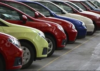 Срив с над една трета в продажбите на нови коли през август у нас