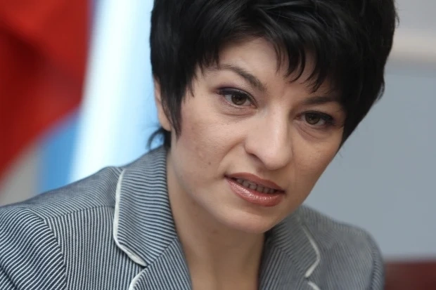 Десислава Атанасова: Разпад на ГЕРБ няма да има