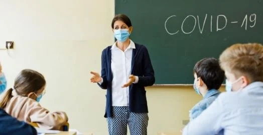 Директори на училища поискаха спешна среща с МОН заради глоби, свързани с Covid-19