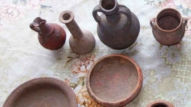 Иззеха незаконно съхранявани антични предмети