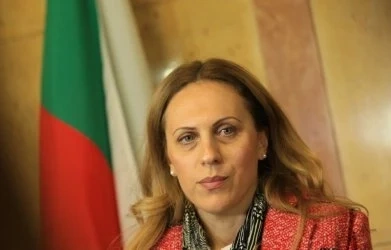 Николова: Близо 550 хил. българи са посетили Черноморието през лятото