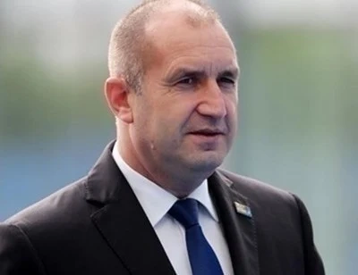 Радев: ГЕРБ внесе недоносче, а не Конституция