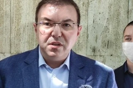 Здравният министър: Маските на открито трябва да са задължителни
