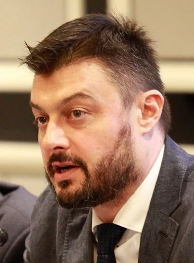 Бареков притеснен: Състоянието ми не е розово, с пневмония съм!