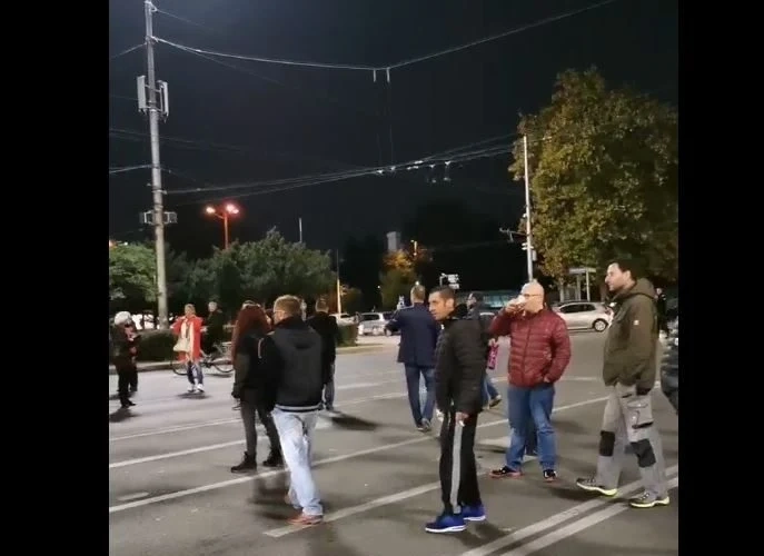 40 протестиращи блокираха Орлов мост