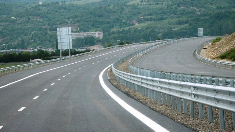Ремонтите по пътищата продължават независимо от COVID-19