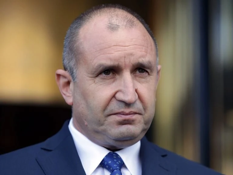 Радев наложи вето върху инкриминирането на нерегламентирания превоз