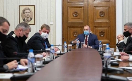Президентът е обсъдил задълженията на армията в епидемичната обстановка