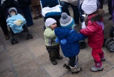 Детските надбавки остават само за хората с ниски доходи