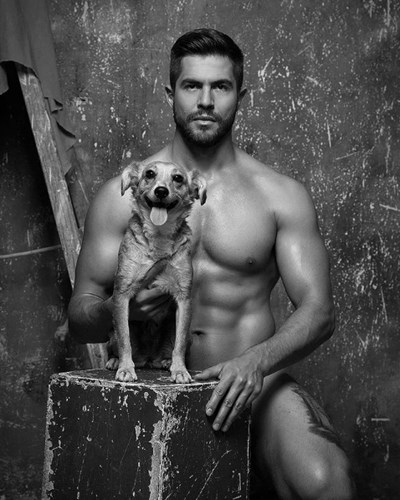 Български звезди се съблякоха в помощ на бездомните кучета