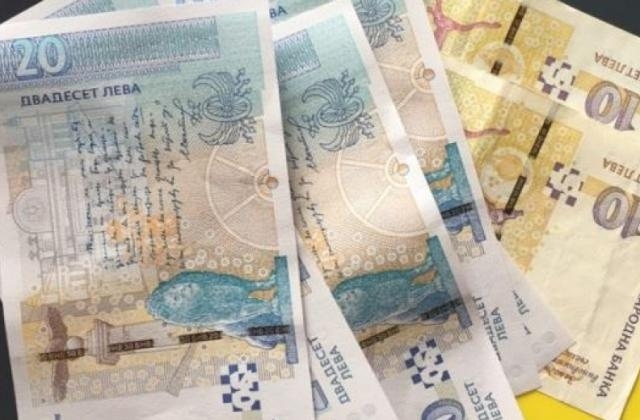 Отпада спорната поправка за бързите кредити