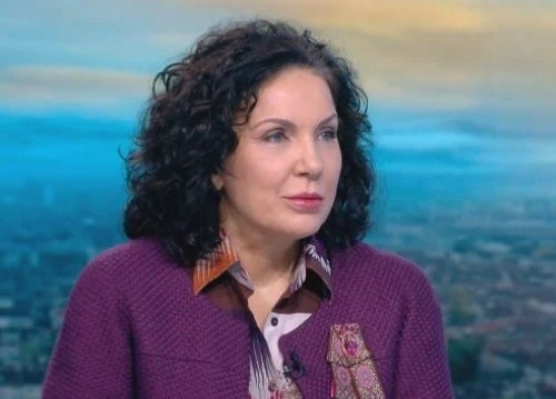 Антония Първанова: Самолечението и свръх лечението на COVID-19 са две много опасни неща