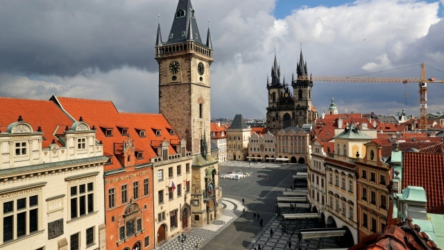 Чехия отваря магазини и барове