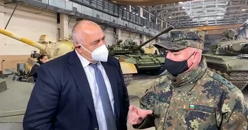 Премиерът Борисов: Наред с танкове и артилерия правим и пътища