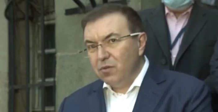 Здравният министър: Аз ще съм първият ваксиниран срещу коронавируса. Ваксините тръгват към Пловдив и Бургас (ВИДЕО)