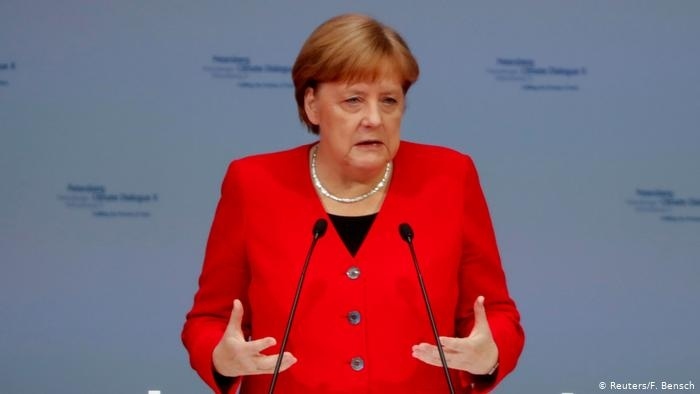 Меркел: Тежки времена за страната ни, но идва година на надеждата