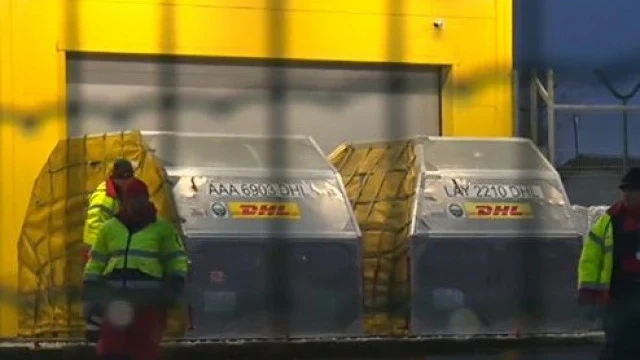 25 000 дози от ваксината на Pfizer пристигнаха на летище София