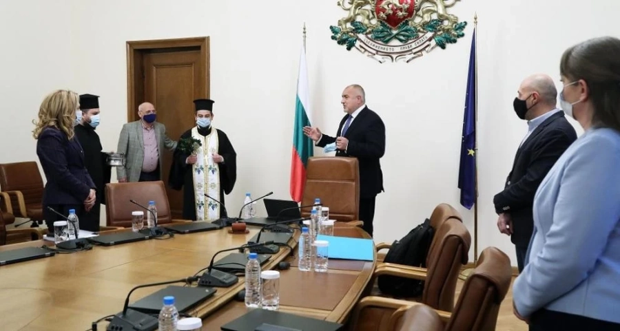 Купуваме хеликоптер и ремонтираме четири Кугър-а за медицинска евакуация