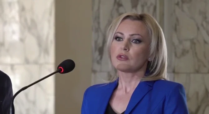 Крадци са обрали сестрата на говорителката на Гешев