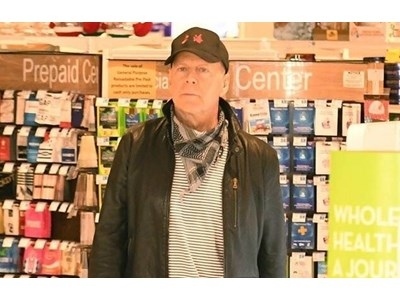 Изгониха Брус Уилис от аптека, не сложил маска