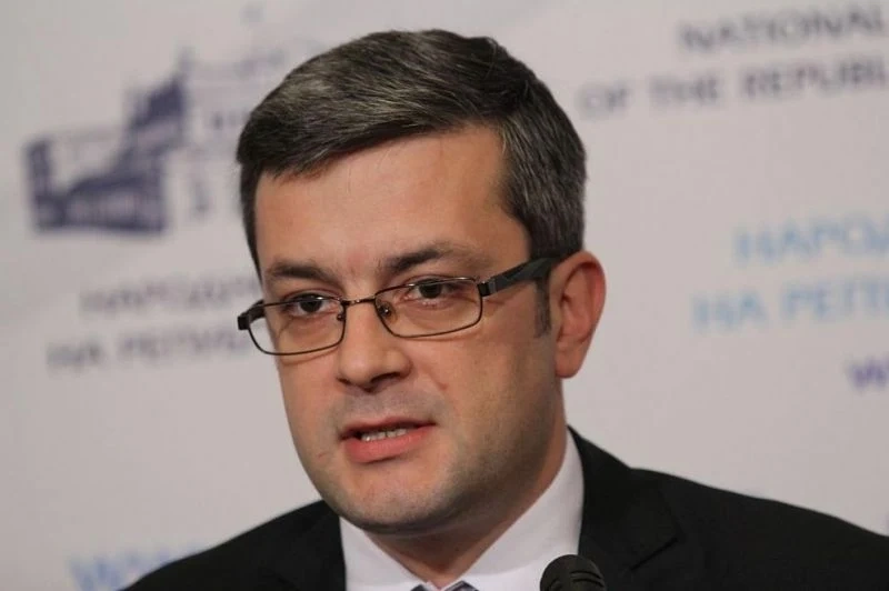 ГЕРБ с остра атака към Радев: Да спре да саботира и да руши доверието в изборите