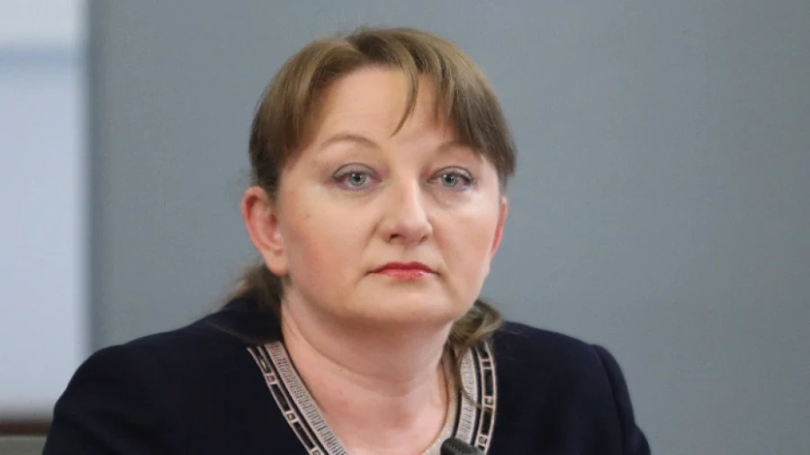 Деница Сачева: 40 920 служители са дали заявки за компенсиране с по 24 лева на ден