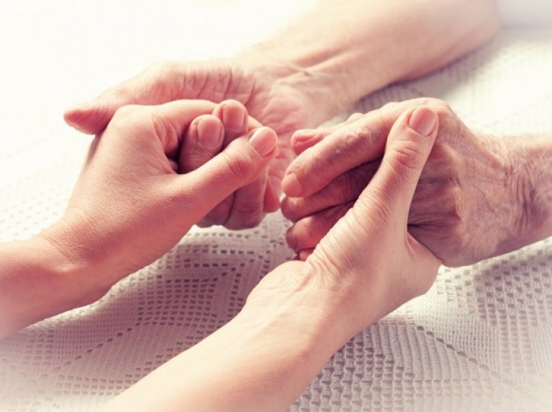 Продължава приемът на документи за потребители и социални асистенти