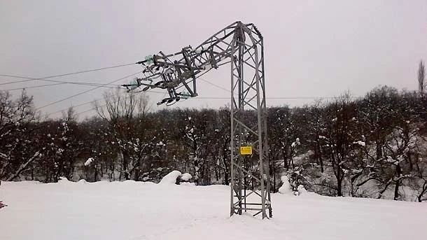 Стотина малки населени места продължават да са без ток