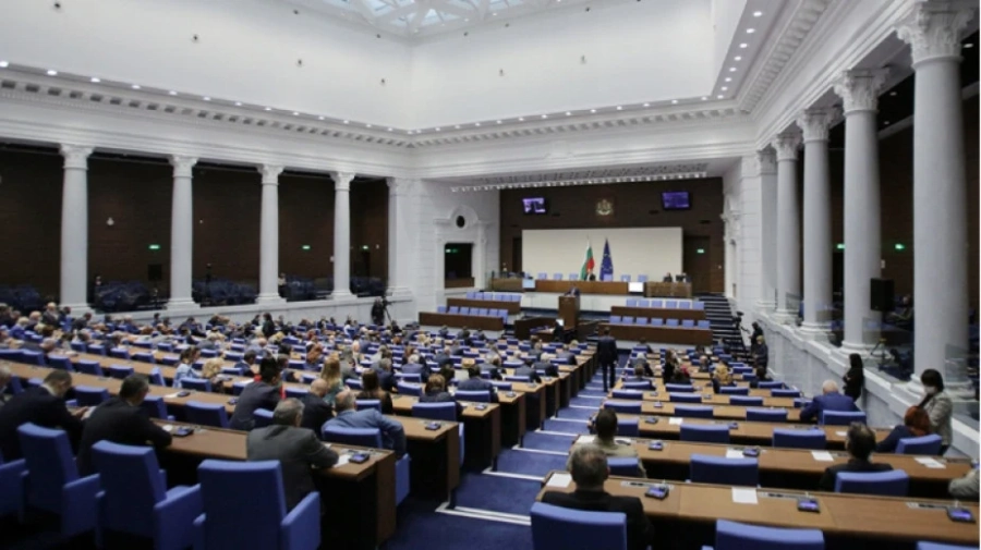 Окончателно: Управителите на лечебни заведения ще могат и да лекуват пациентите си