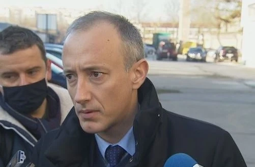Вълчев: Към момента близо 1200 ученици ще останат вкъщи