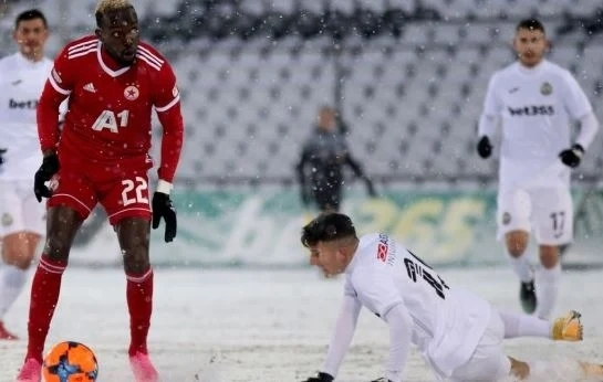 ЦСКА победи Славия с 1:0 в снежен ад