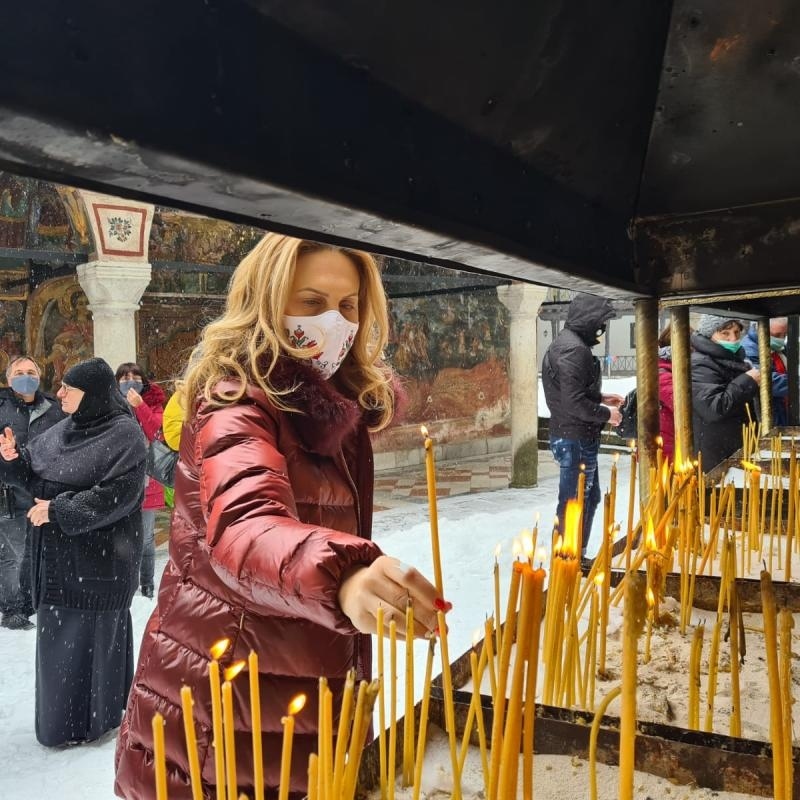 Вицепремиерът Николова: Разработваме маршрути за поклоннически туризъм