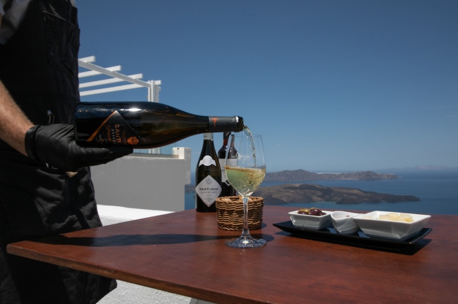 Катастрофална година: над 300 хотела в Гърция са обявени за продан