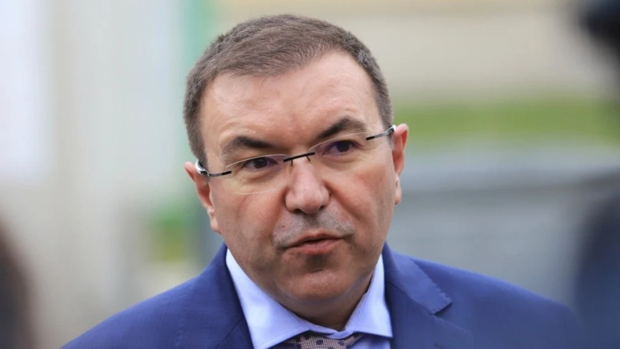 Здравният министър: Не е човешко да имаме ваксини и да не идват да се ваксинират