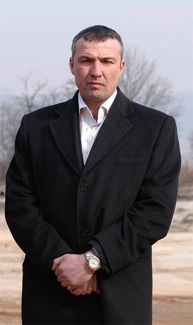 Бившият кмет на Божурище изплува в схеми с читалището