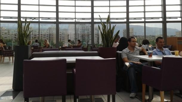 Ресторантьори искат 50% намаляване на такса тротоарно право и 100% опрощаване за битови отпадъци