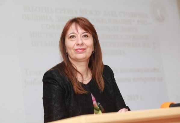 Д-р Елеонора Лилова, ДАЗД: Въвличането на деца в политиката е незаконно