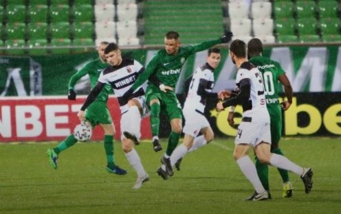 Лудогорец победи Локомотив Пловдив с 2 1 в Разград в четвъртфинална