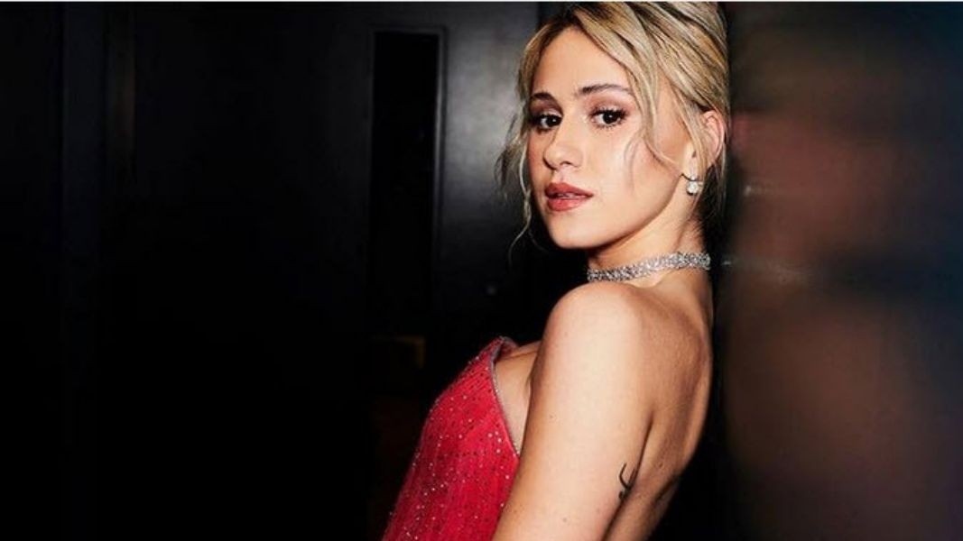 Младата актриса Мария Бакалова почти не мигва след като се