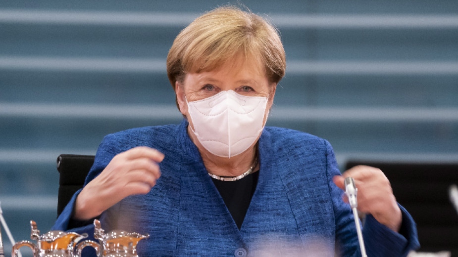 Девизът на германското правителство за борба с коронавируса е "ваксинирайте
