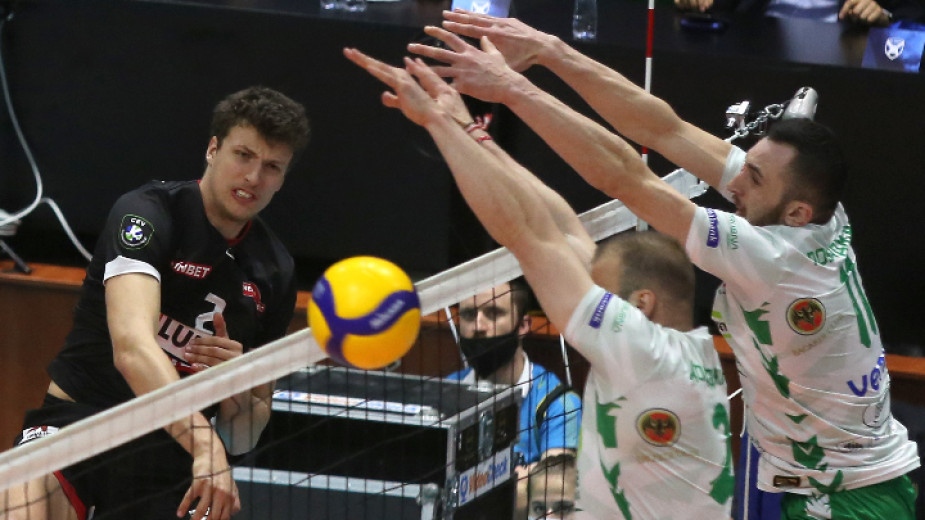 Отборът на Нефтохимик спечели Купата на България по волейбол при