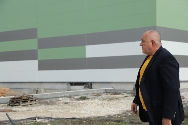 Представители на здравните власти и експерти реагират нееднозначно на заявеното