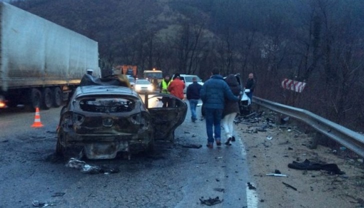 Един човек е загинал а други двама сред които дете