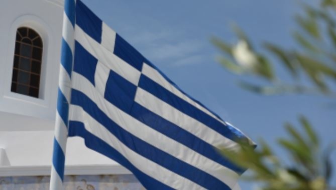 Със строги мерки за сигурност и със строги ограничения заради