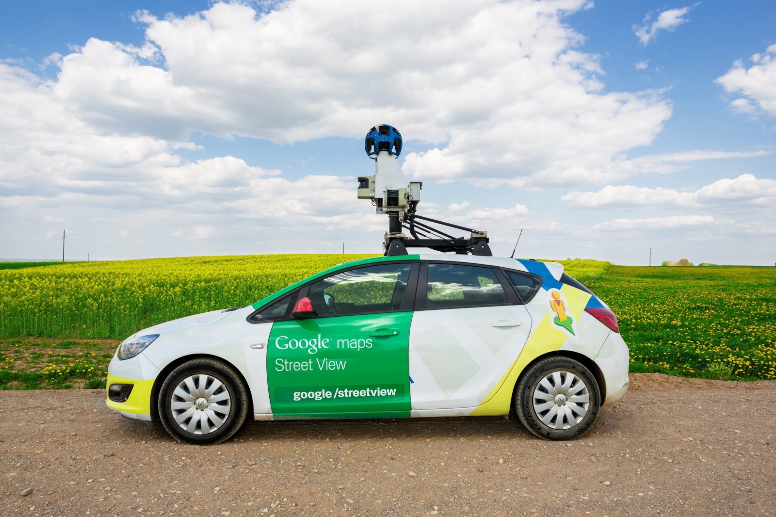 Автомобили на Google Street View се завръщат по пътищата на