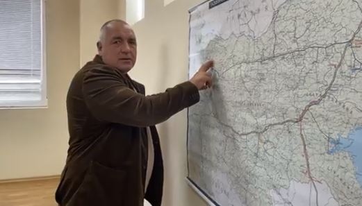 Премиерът Бойко Борисов продължава с обиколката този път на компресорната