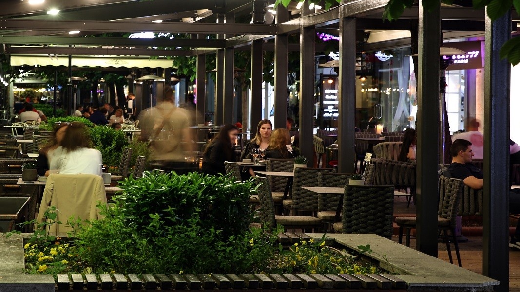 Собствениците на заведения са съгласни да работят само с откритите